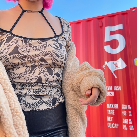 I am Gia snake top - Picture 2 of 5